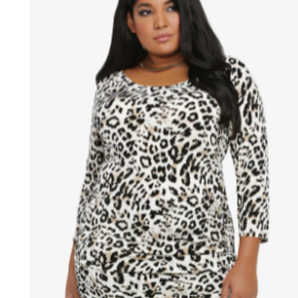 ❄️ Torrid Animal Print Top with Keyhole Back Size 3 Women's
